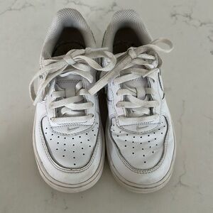 Kids size 10.5 force 1 LE